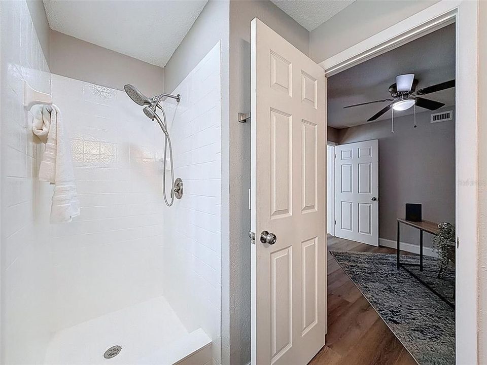En Venta: $845,000 (4 camas, 3 baños, 2654 Pies cuadrados)