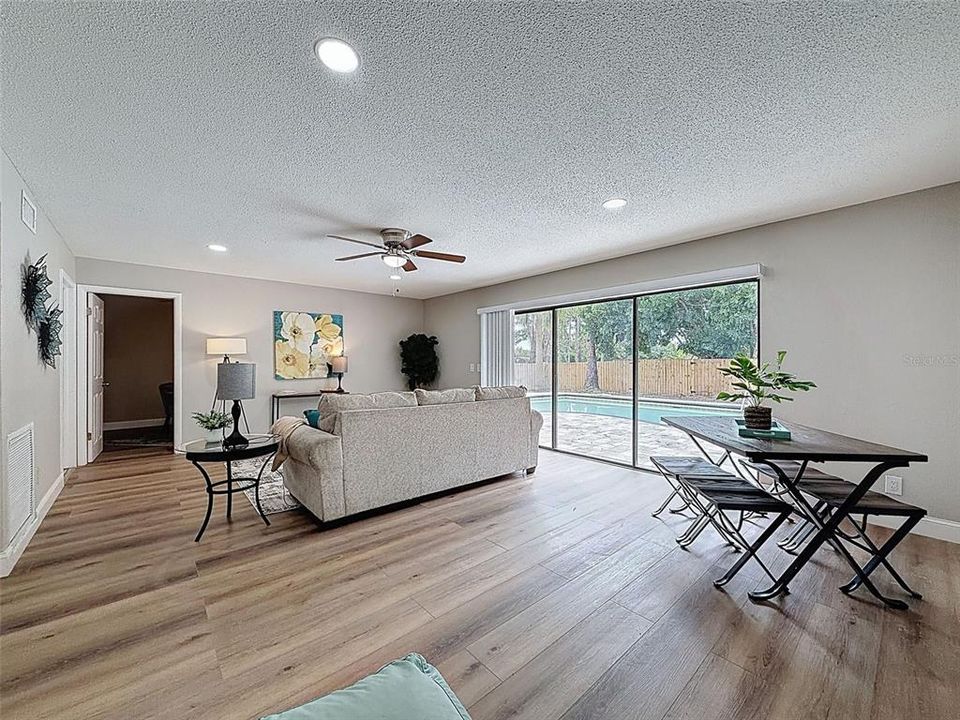 En Venta: $845,000 (4 camas, 3 baños, 2654 Pies cuadrados)