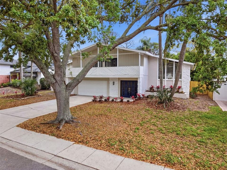 En Venta: $845,000 (4 camas, 3 baños, 2654 Pies cuadrados)