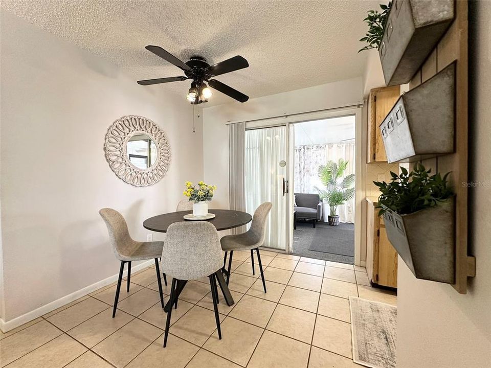 Activo con contrato: $229,000 (3 camas, 2 baños, 1164 Pies cuadrados)