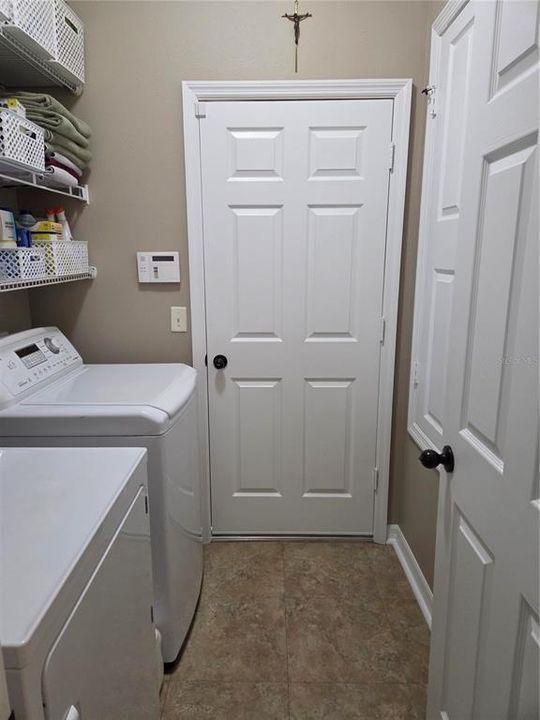 Activo con contrato: $299,900 (3 camas, 2 baños, 1465 Pies cuadrados)