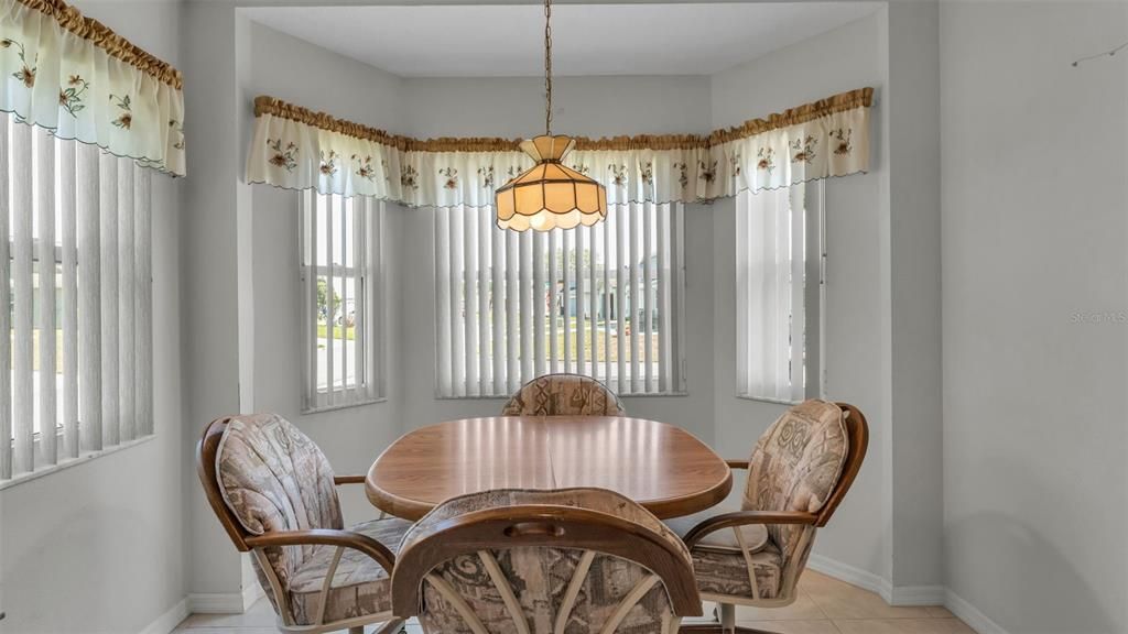 For Sale: $230,000 (2 beds, 2 baths, 1179 Square Feet)
