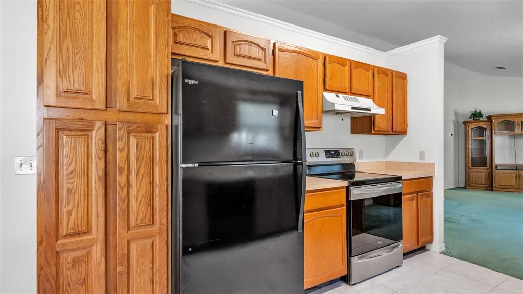 For Sale: $230,000 (2 beds, 2 baths, 1179 Square Feet)