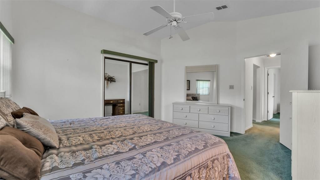 For Sale: $230,000 (2 beds, 2 baths, 1179 Square Feet)