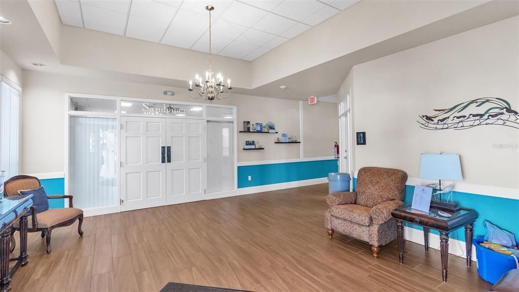 For Sale: $230,000 (2 beds, 2 baths, 1179 Square Feet)