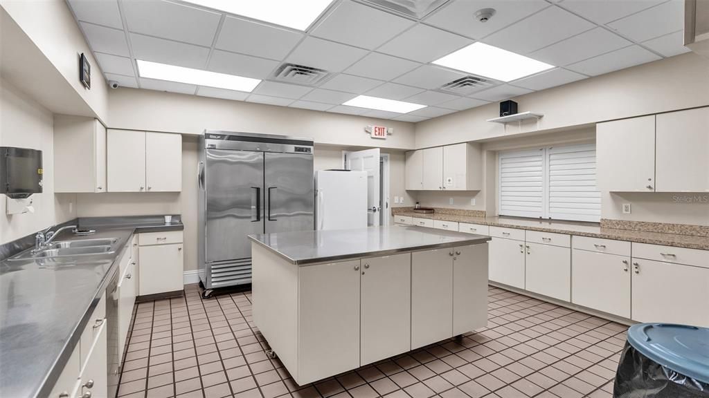 For Sale: $230,000 (2 beds, 2 baths, 1179 Square Feet)