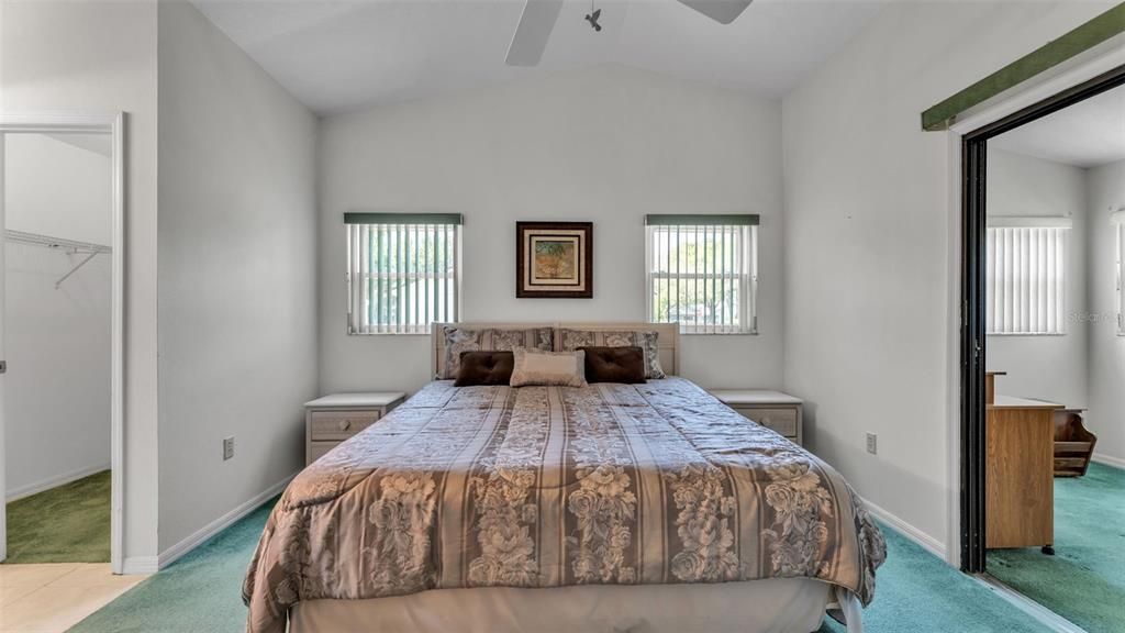 For Sale: $230,000 (2 beds, 2 baths, 1179 Square Feet)