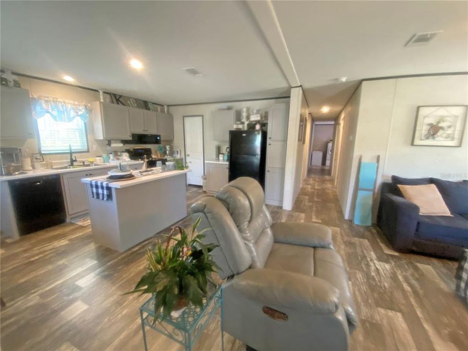 En Venta: $275,000 (3 camas, 2 baños, 1296 Pies cuadrados)