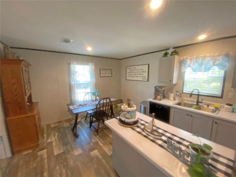 En Venta: $275,000 (3 camas, 2 baños, 1296 Pies cuadrados)