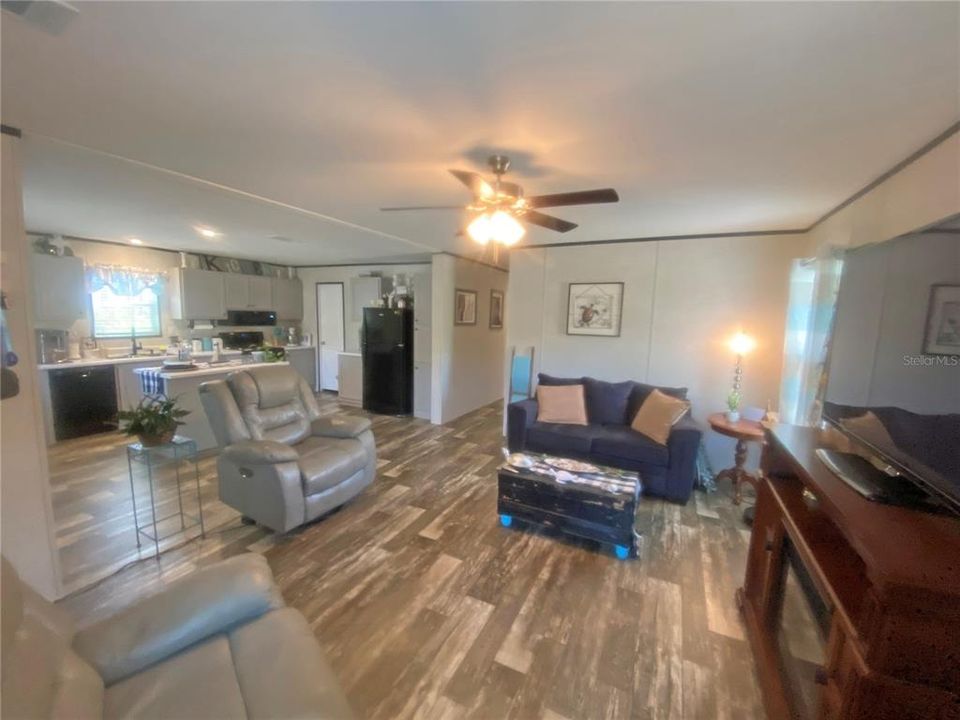 En Venta: $275,000 (3 camas, 2 baños, 1296 Pies cuadrados)