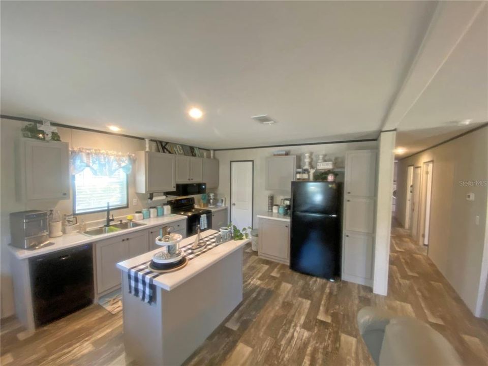 En Venta: $275,000 (3 camas, 2 baños, 1296 Pies cuadrados)