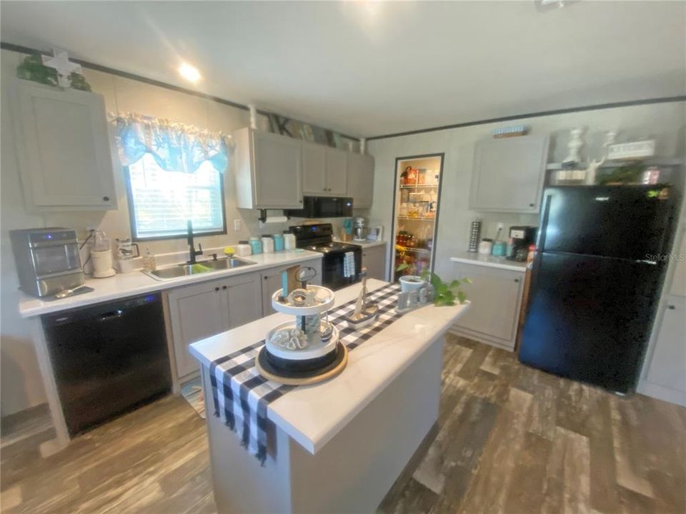 En Venta: $275,000 (3 camas, 2 baños, 1296 Pies cuadrados)