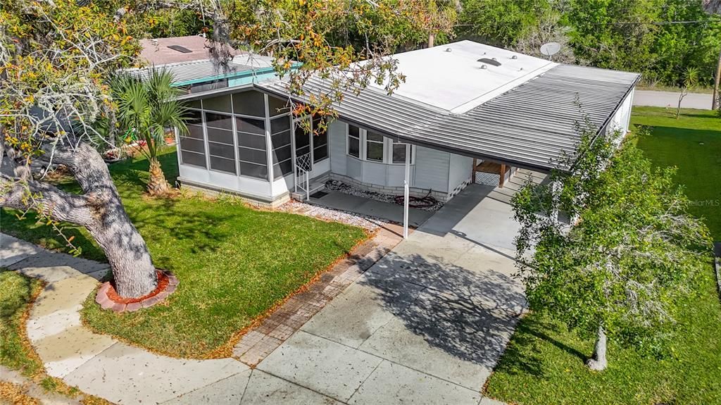 For Sale: $120,000 (2 beds, 2 baths, 1066 Square Feet)