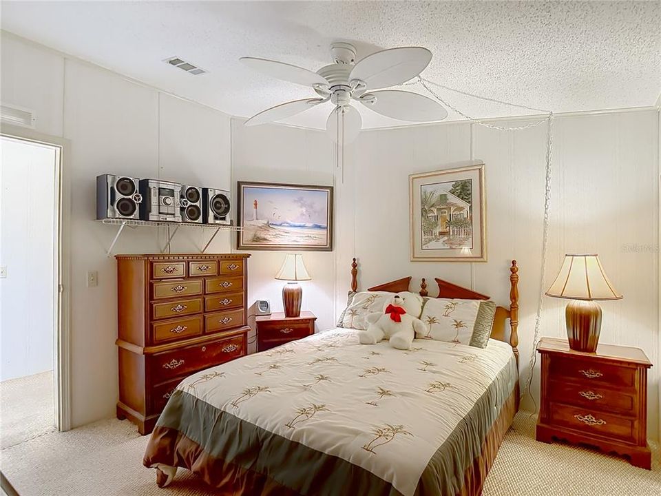 For Sale: $120,000 (2 beds, 2 baths, 1066 Square Feet)