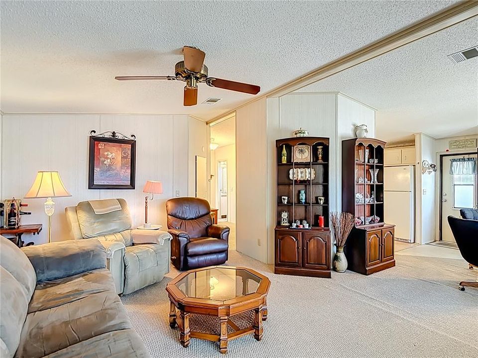 For Sale: $120,000 (2 beds, 2 baths, 1066 Square Feet)