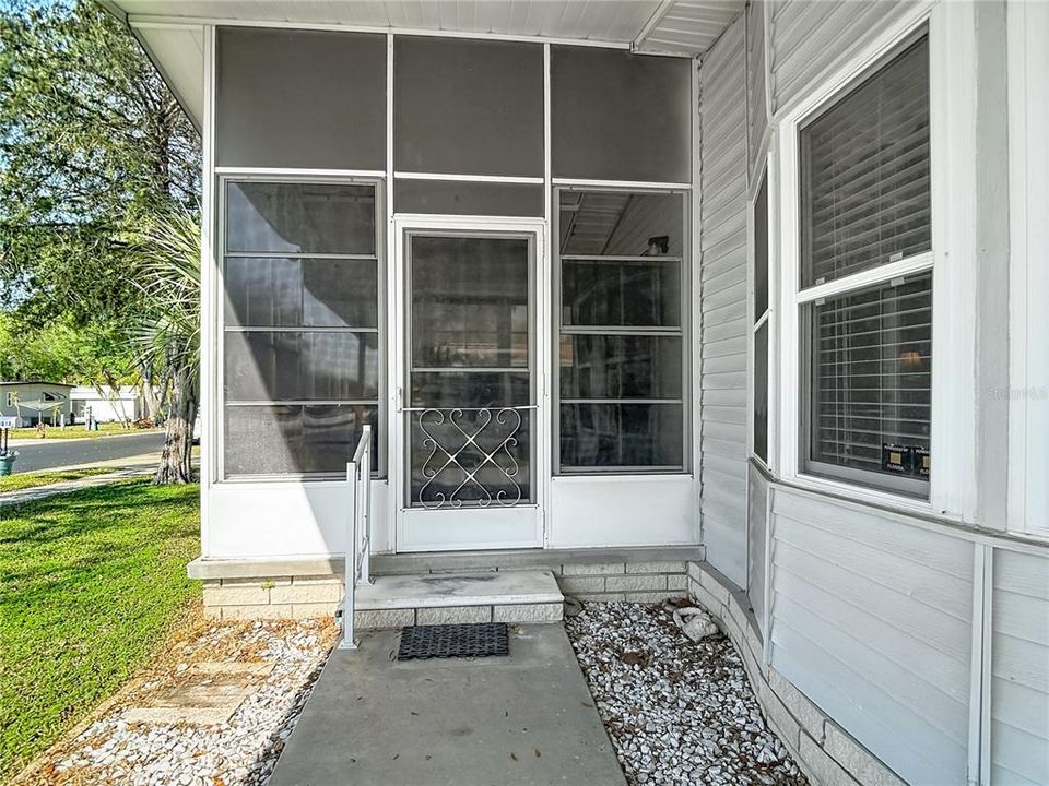 For Sale: $120,000 (2 beds, 2 baths, 1066 Square Feet)