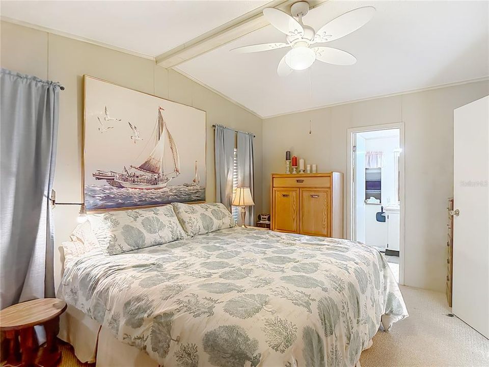 For Sale: $120,000 (2 beds, 2 baths, 1066 Square Feet)