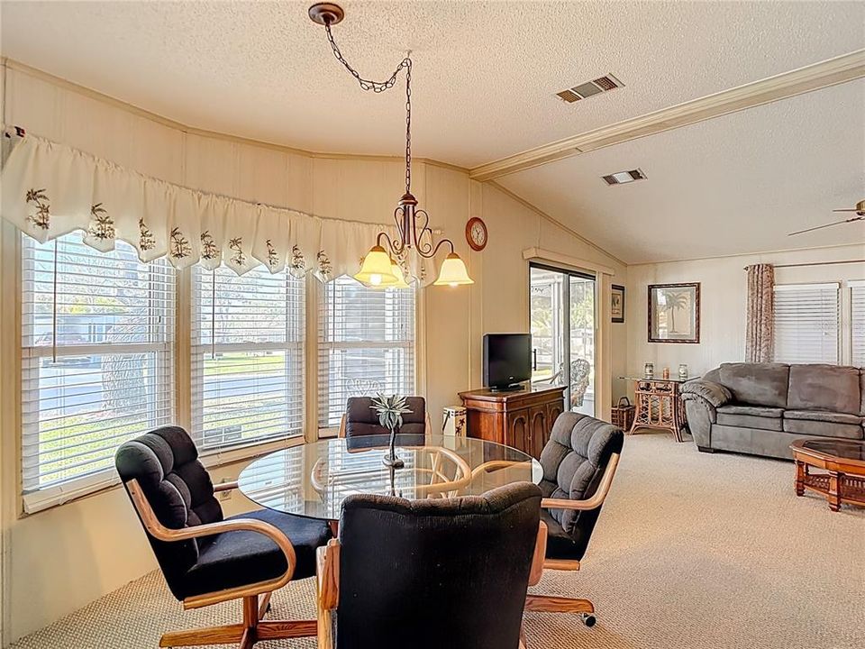 For Sale: $120,000 (2 beds, 2 baths, 1066 Square Feet)