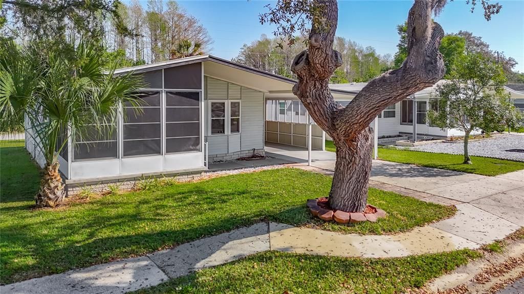 For Sale: $120,000 (2 beds, 2 baths, 1066 Square Feet)