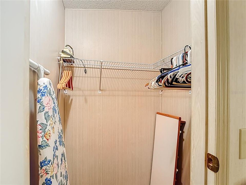 For Sale: $120,000 (2 beds, 2 baths, 1066 Square Feet)