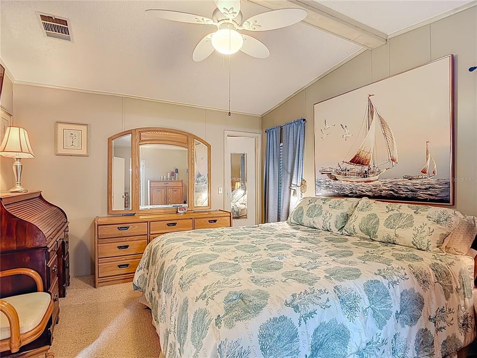 For Sale: $120,000 (2 beds, 2 baths, 1066 Square Feet)