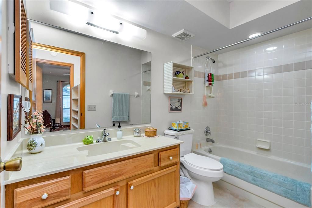 Activo con contrato: $179,900 (2 camas, 2 baños, 1118 Pies cuadrados)