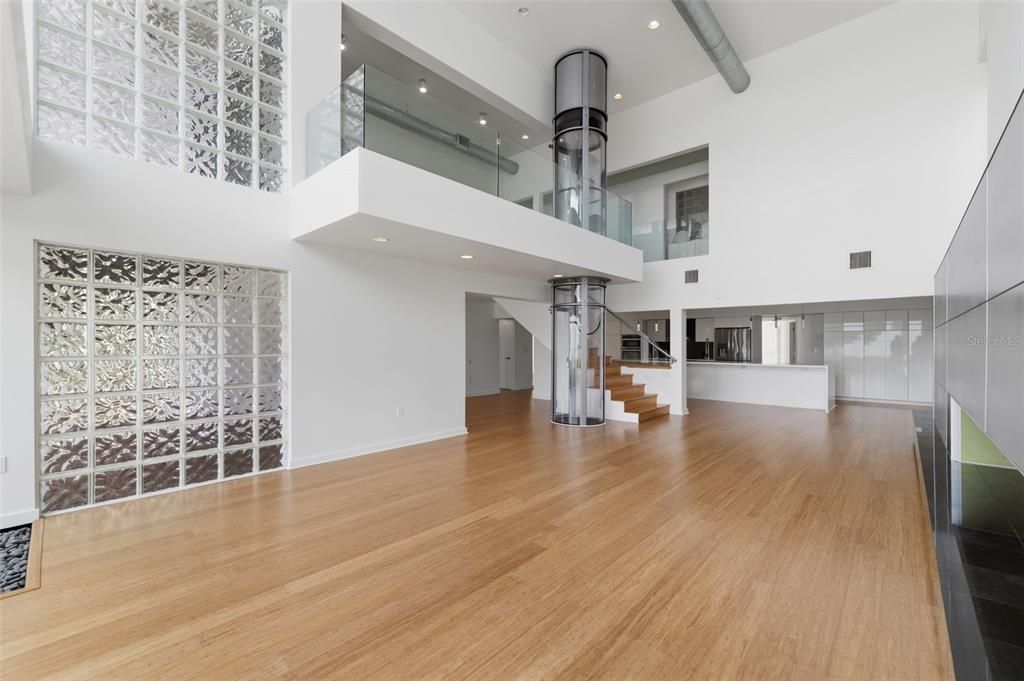 Activo con contrato: $2,200,000 (4 camas, 4 baños, 3390 Pies cuadrados)