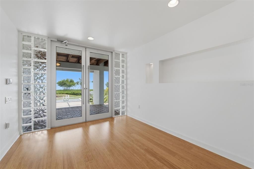 Activo con contrato: $2,200,000 (4 camas, 4 baños, 3390 Pies cuadrados)