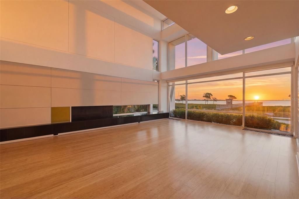 Activo con contrato: $2,200,000 (4 camas, 4 baños, 3390 Pies cuadrados)