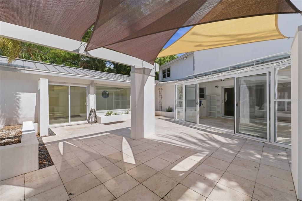 Activo con contrato: $2,200,000 (4 camas, 4 baños, 3390 Pies cuadrados)