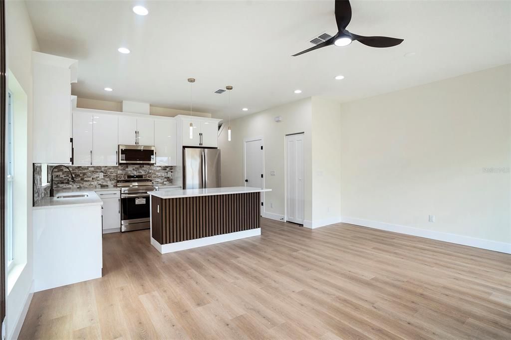 На продажу: $720,000 (0 спален, 0 ванн, 2830 Квадратных фут)