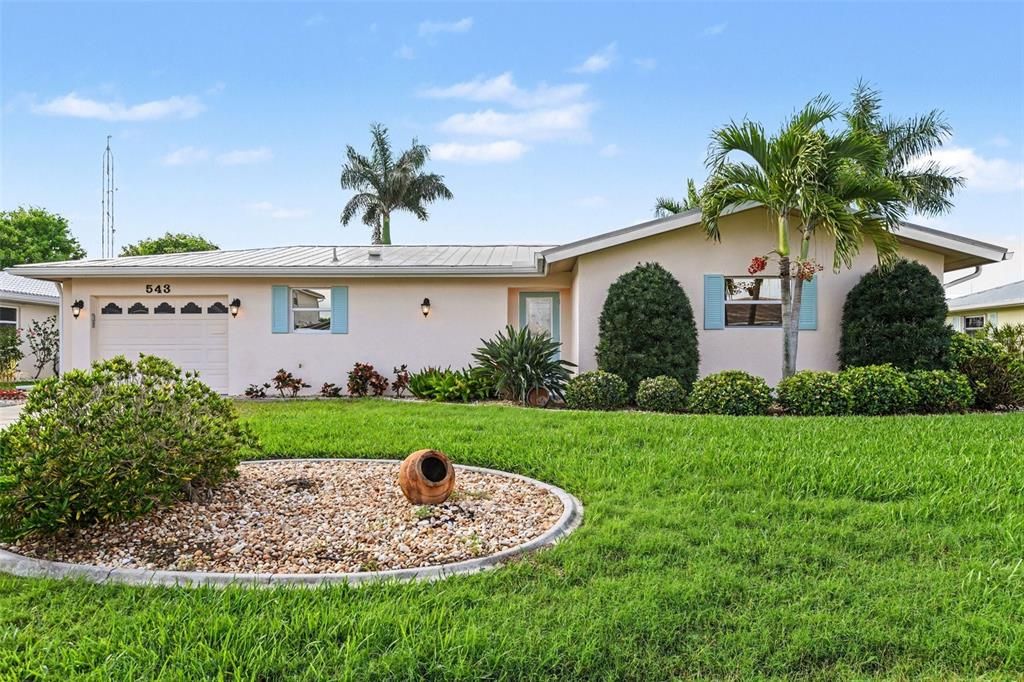 Recently Sold: $469,900 (2 beds, 2 baths, 1379 Square Feet)