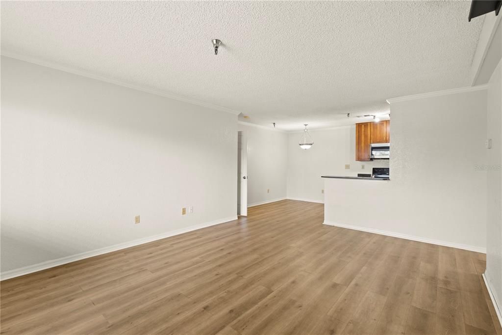 Active With Contract: $130,000 (2 beds, 2 baths, 1015 Square Feet)