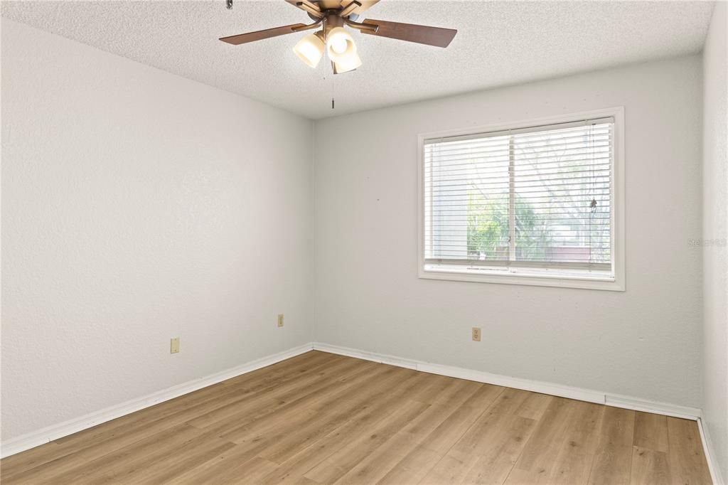 Active With Contract: $130,000 (2 beds, 2 baths, 1015 Square Feet)
