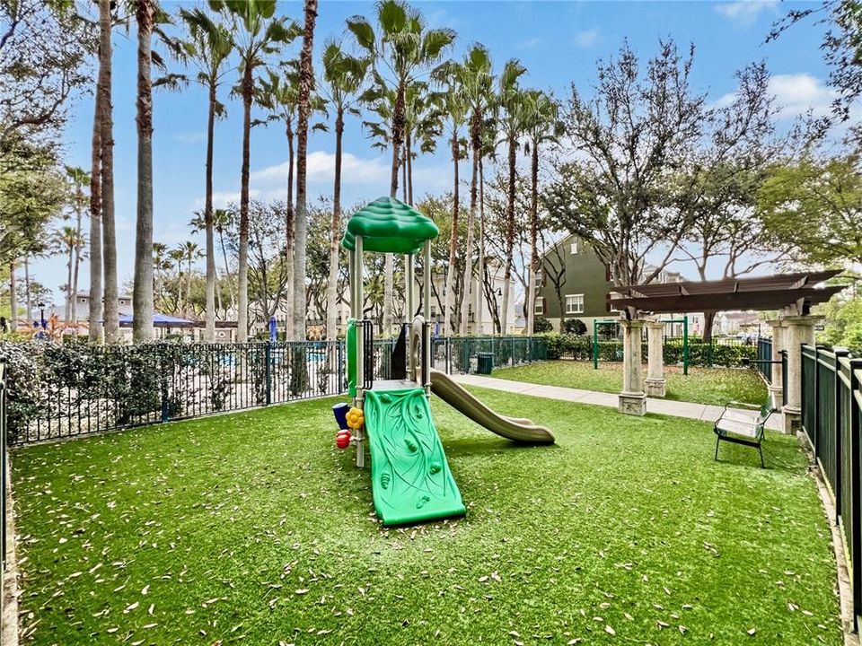 En Venta: $530,000 (4 camas, 2 baños, 1878 Pies cuadrados)