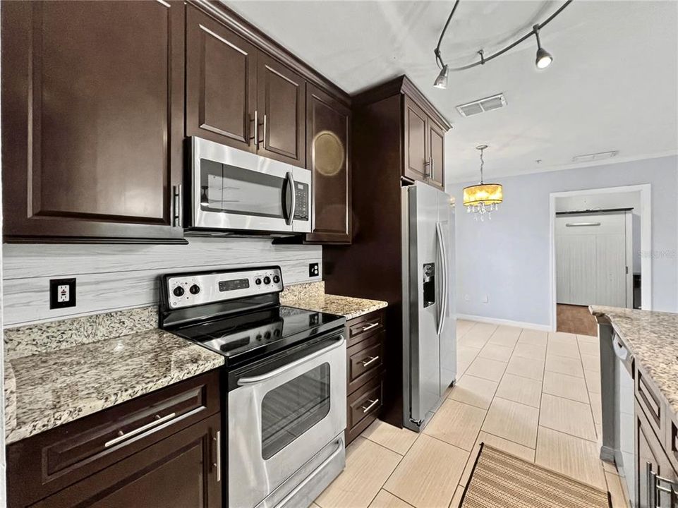 En Venta: $530,000 (4 camas, 2 baños, 1878 Pies cuadrados)