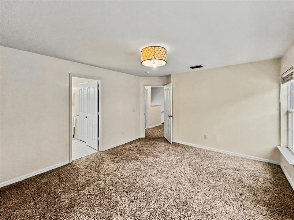 En Venta: $530,000 (4 camas, 2 baños, 1878 Pies cuadrados)