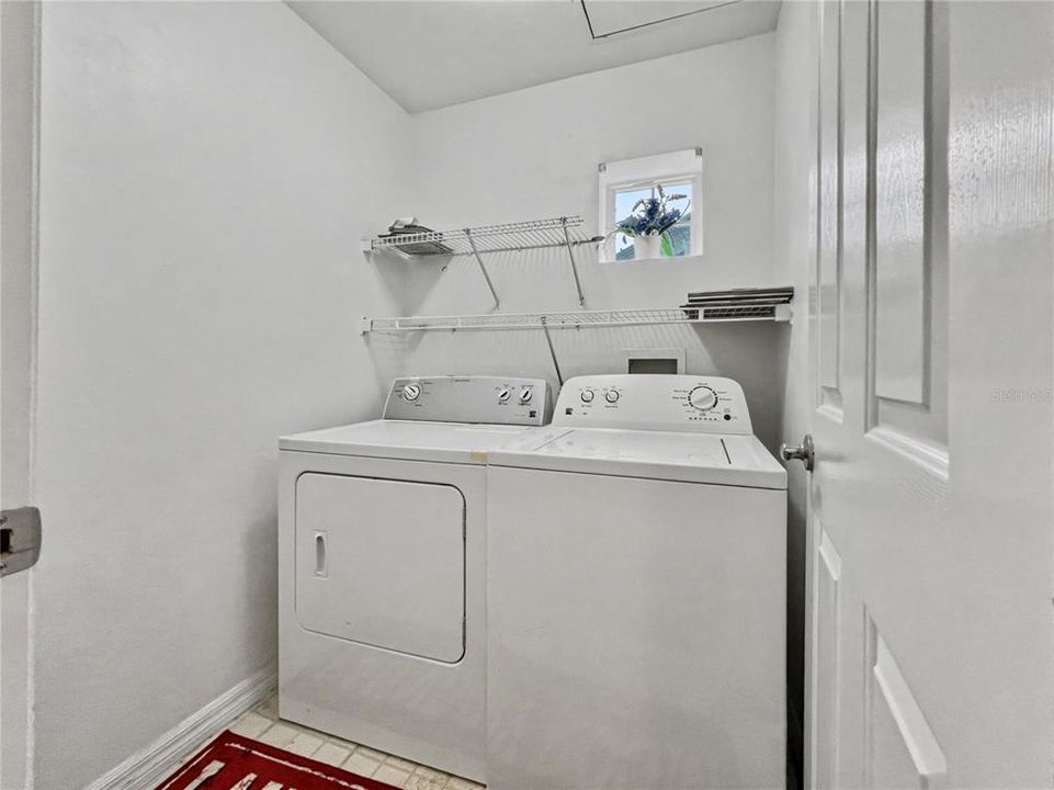 En Venta: $530,000 (4 camas, 2 baños, 1878 Pies cuadrados)