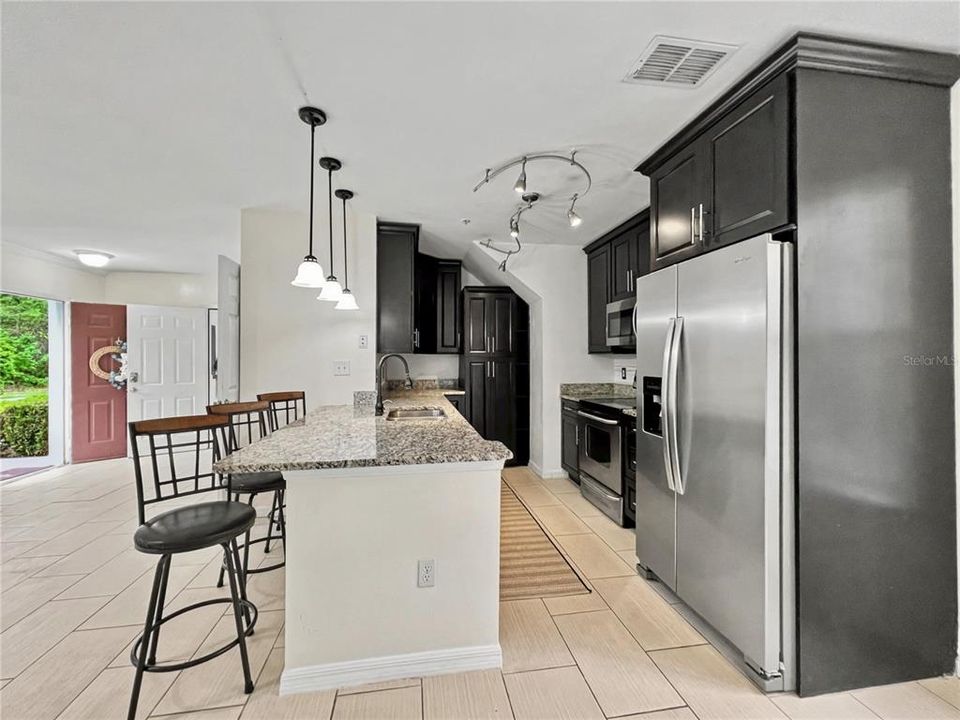 En Venta: $530,000 (4 camas, 2 baños, 1878 Pies cuadrados)