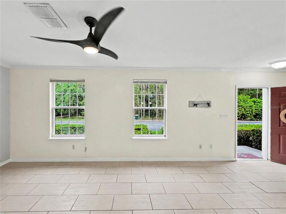 En Venta: $530,000 (4 camas, 2 baños, 1878 Pies cuadrados)