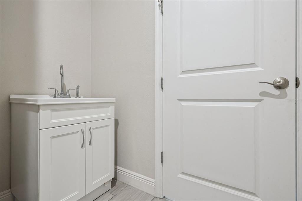 For Sale: $410,000 (4 beds, 2 baths, 2162 Square Feet)