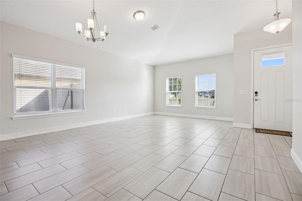 For Sale: $410,000 (4 beds, 2 baths, 2162 Square Feet)
