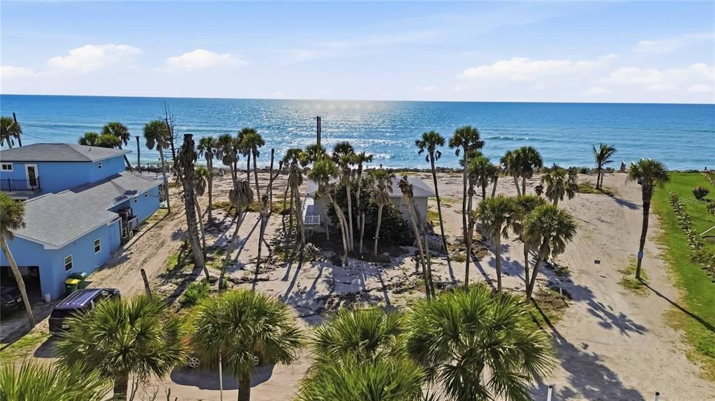 На продажу: $1,495,000 (0.26 acres)