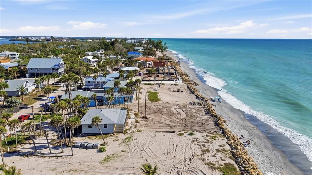 На продажу: $1,495,000 (0.26 acres)