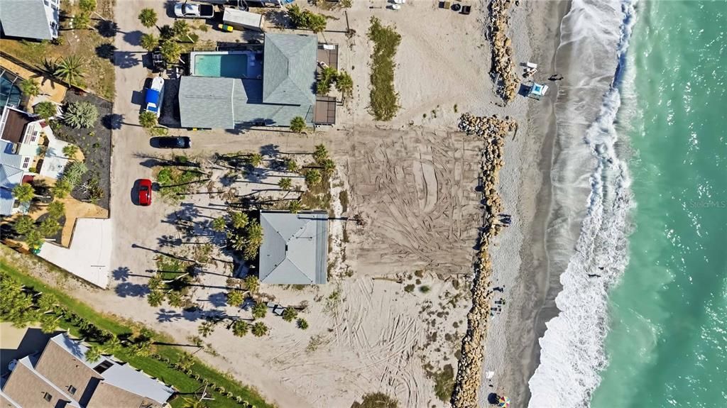 На продажу: $1,495,000 (0.26 acres)