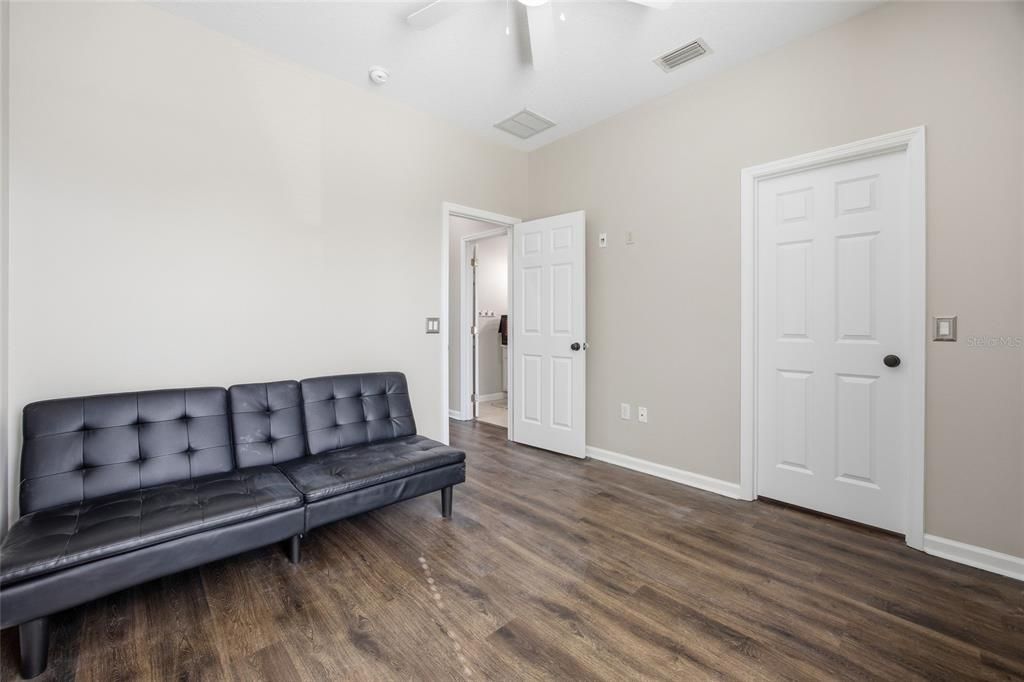 En Venta: $428,000 (3 camas, 2 baños, 2123 Pies cuadrados)