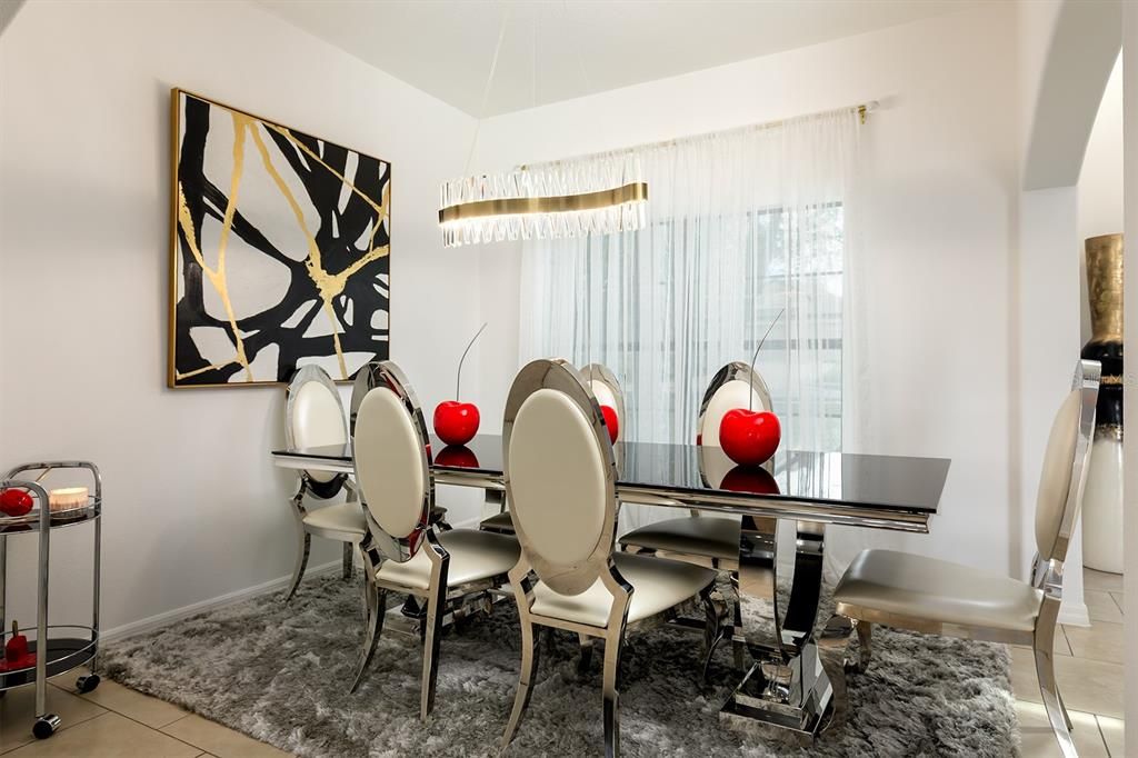 En Venta: $465,000 (4 camas, 2 baños, 2464 Pies cuadrados)