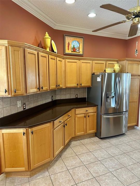 Activo con contrato: $399,900 (3 camas, 2 baños, 1880 Pies cuadrados)
