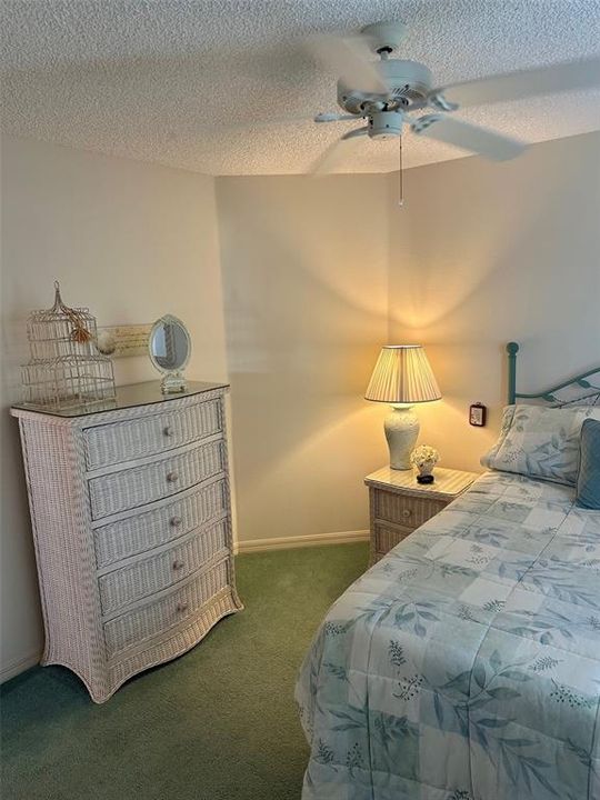 Activo con contrato: $399,900 (3 camas, 2 baños, 1880 Pies cuadrados)