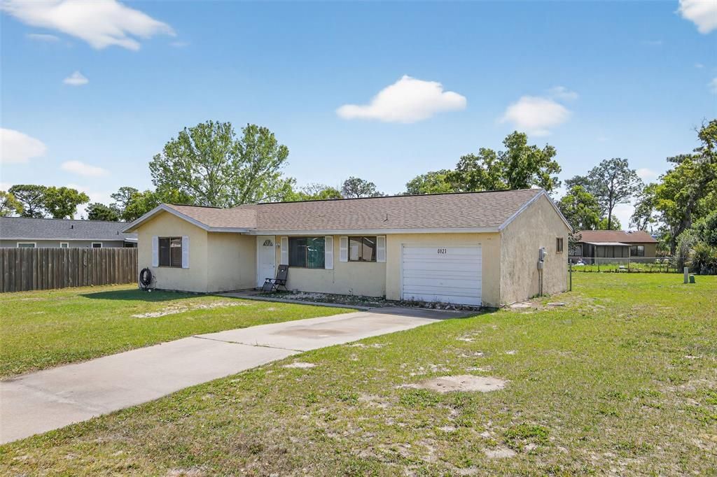 For Sale: $169,000 (2 beds, 1 baths, 904 Square Feet)